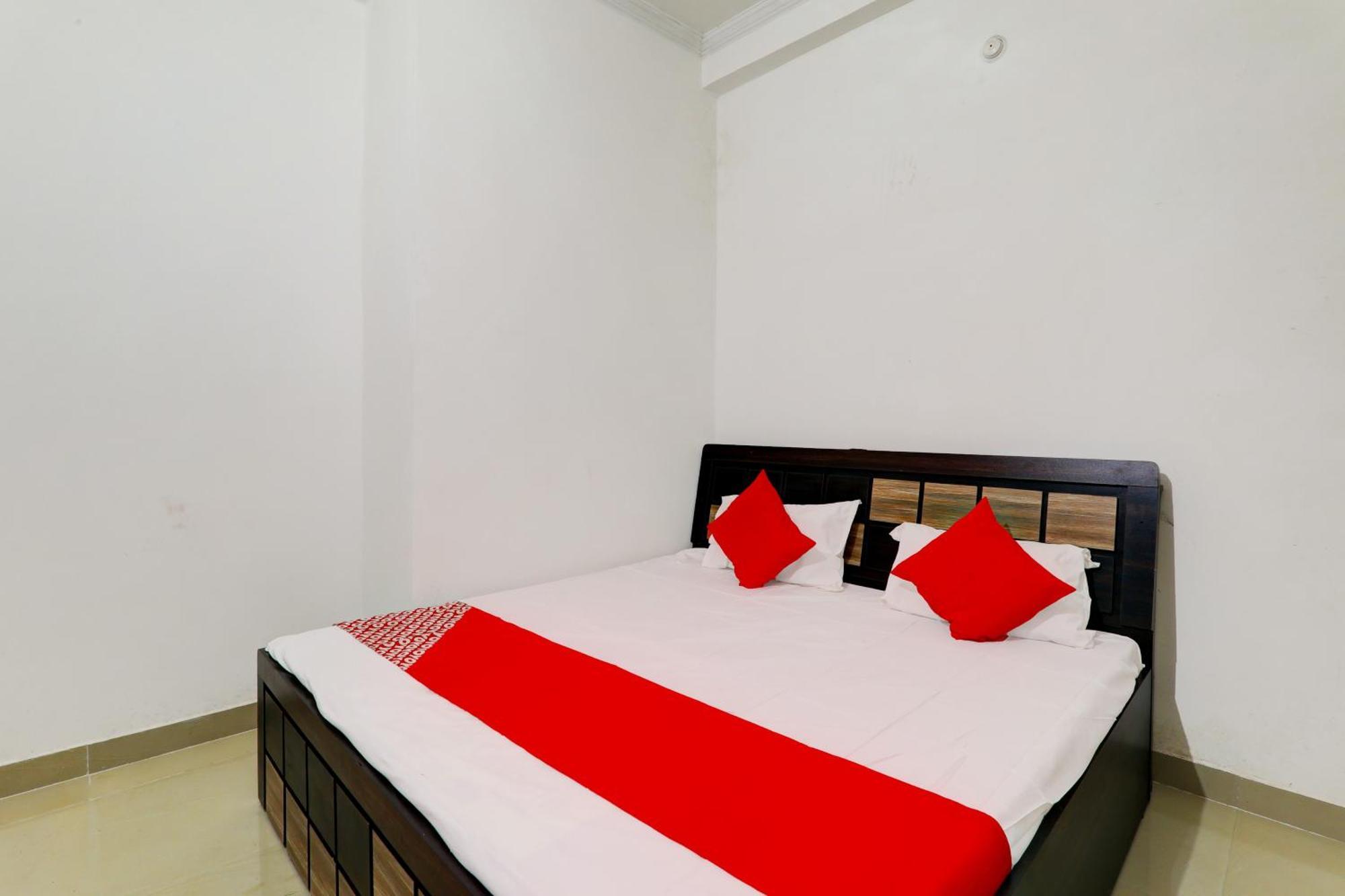 Oyo Flagship Shine Hotel Chinhat Extérieur photo